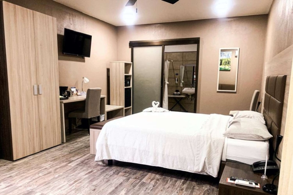 BEST WESTERN EL SITIO HOTEL AND CASINO